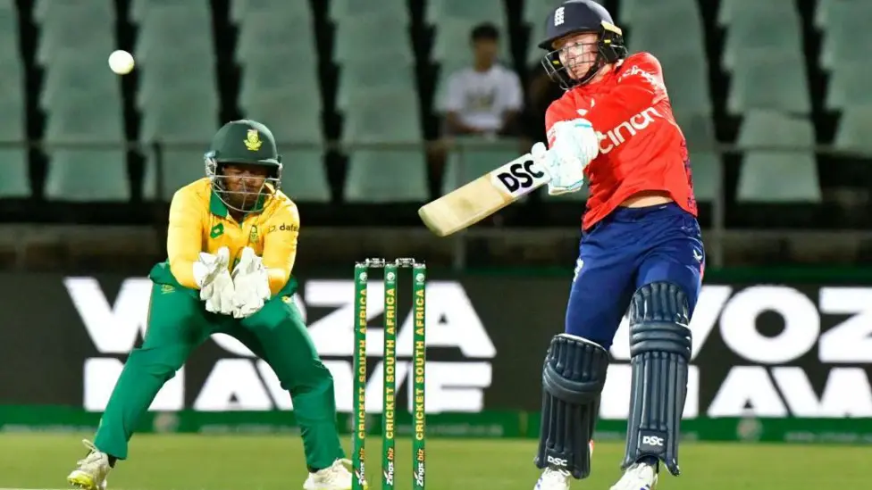 England punish sloppy Proteas to seal T20 series